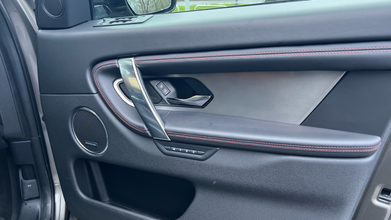 Land Rover Discovery Sport 1.5 P300e R-Dynamic HSE 5dr Auto [5 Seat] Station Wagon